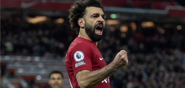 أسطورتا مانشستر يونايتد يشيدان بتألق محمد صلاح بعد سباعية ليفربول